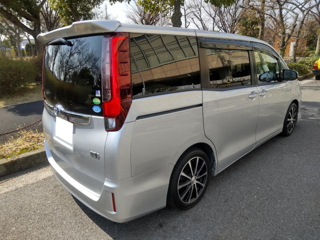 Toyota noah ( ノア)12