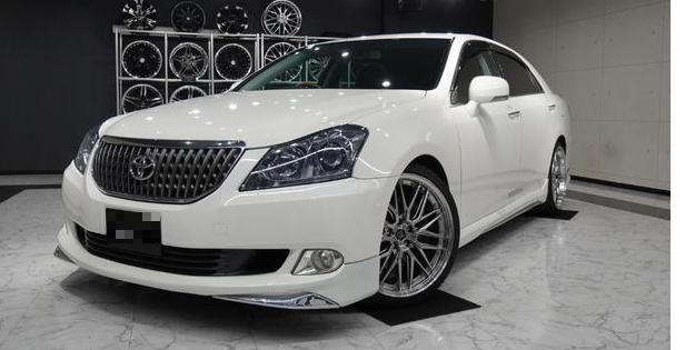 Toyota Crown Majesta (クラウンマジェスタ)