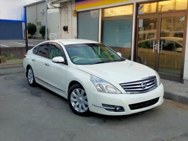 NISSAN Teana (セレナ)