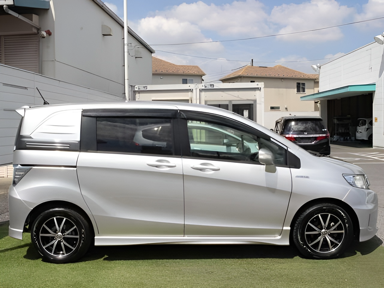 Honda Freed Spike Hybrid (フリードスパイク)8