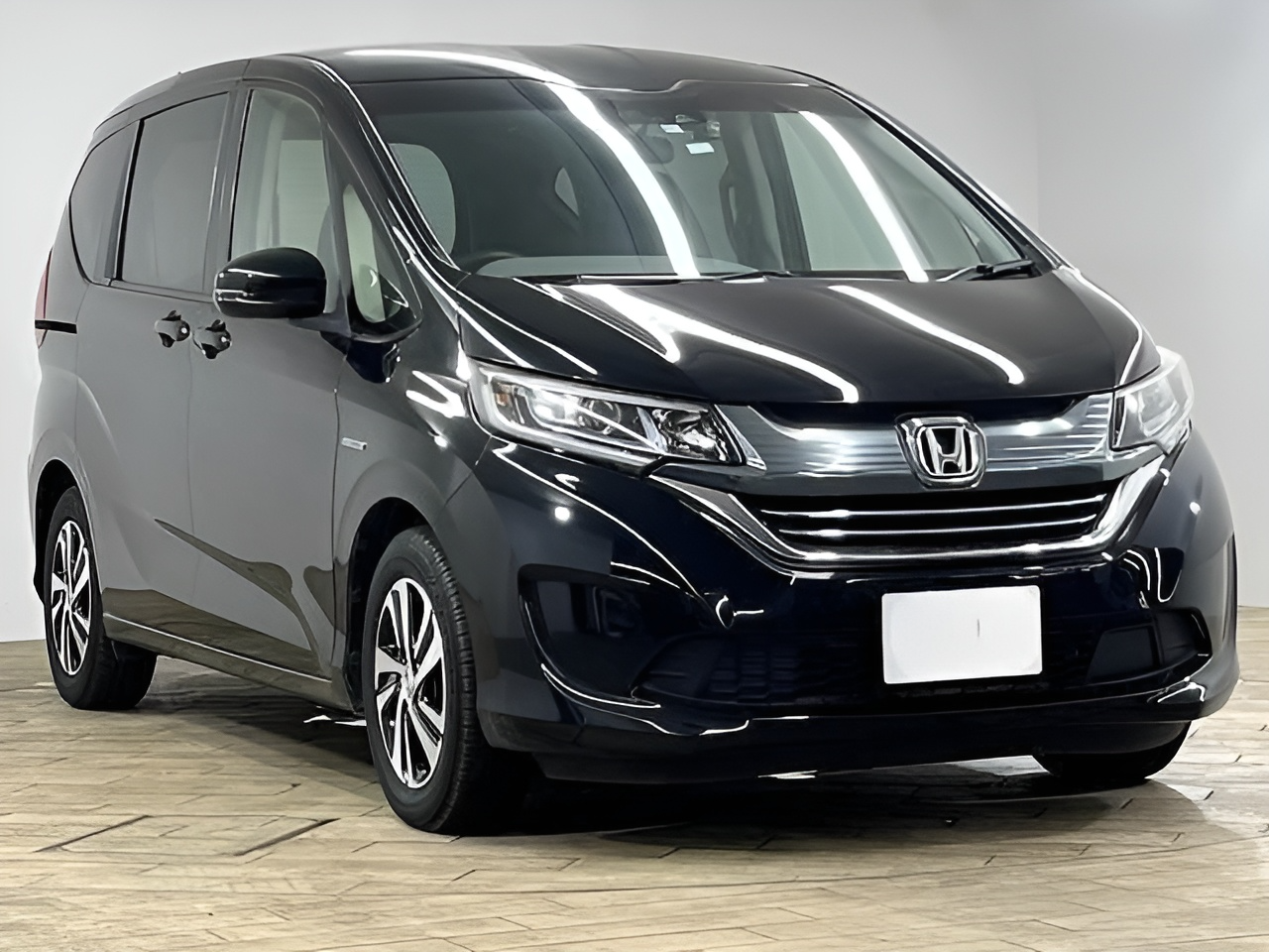 Honda Freed+ (フリード＋)