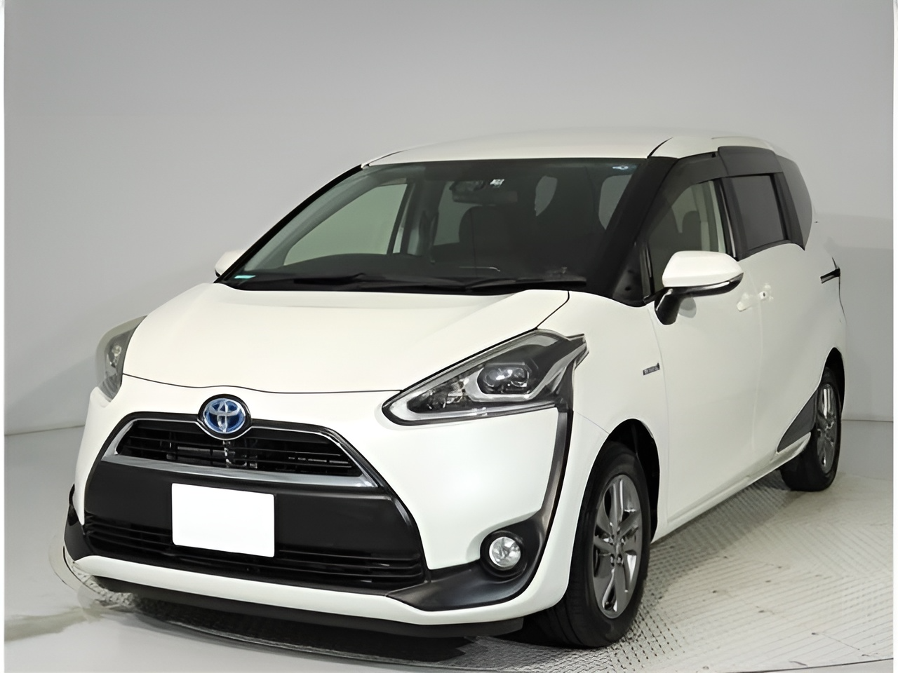 Toyota Sienta (シエンタ)0