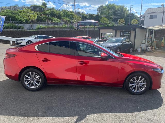 Mazda MAZDA3セダン1