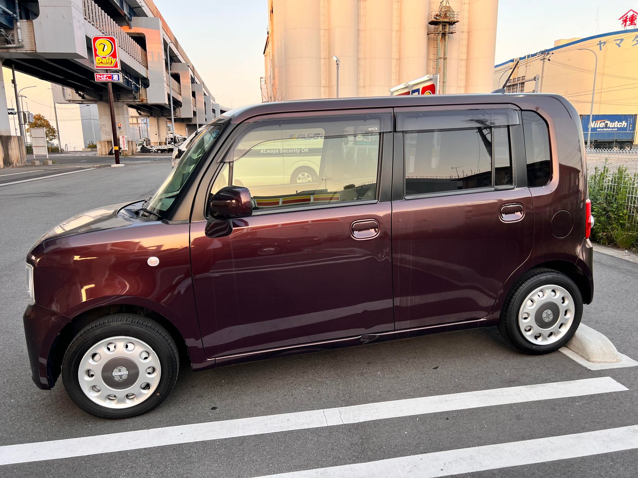 Daihatsu Conte Move2