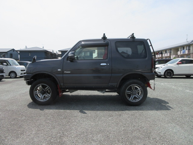 Suzuki Jimny Cross0